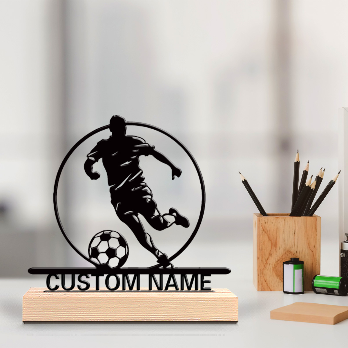 Office Furniture Ideas - Metalowa statuetka piłkarza z imieniem, drewniana